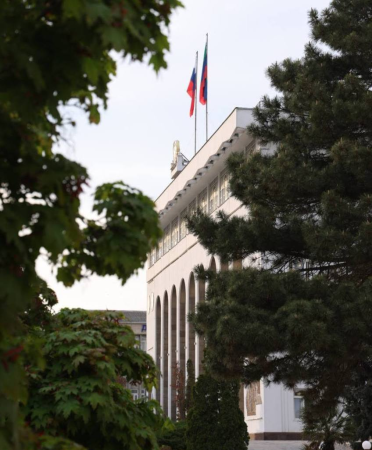 Сергей Меликов провёл ежемесячное совещание по актуальным вопросам