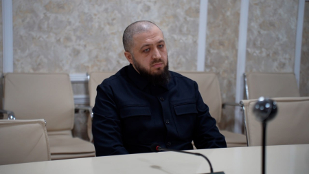 В Хасавюрте передали Орден Мужества и медаль «За храбрость» II степени брату погибшего участника СВО Магомеда Магомедова